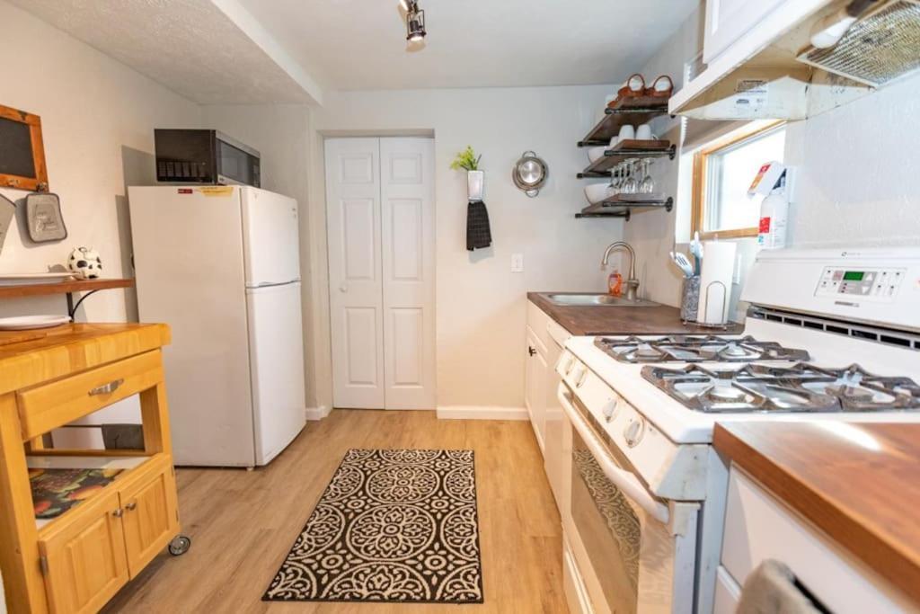 Cozy & Comfy Cottage In The City - W Parking ピッツバーグ エクステリア 写真