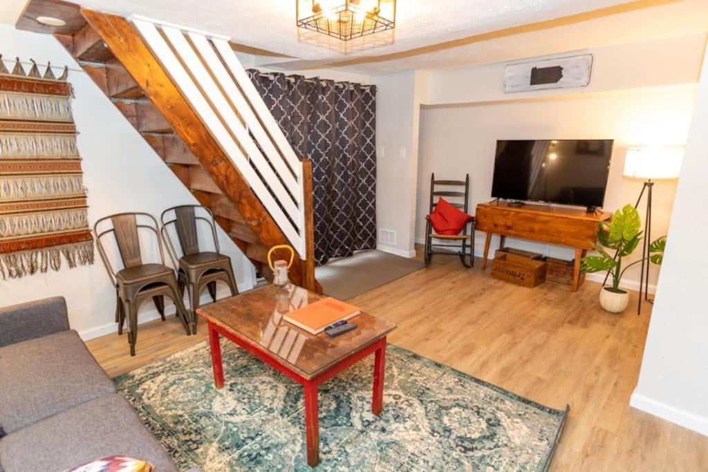Cozy & Comfy Cottage In The City - W Parking ピッツバーグ エクステリア 写真