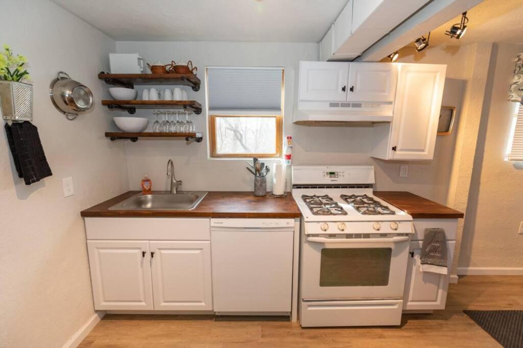 Cozy & Comfy Cottage In The City - W Parking ピッツバーグ エクステリア 写真