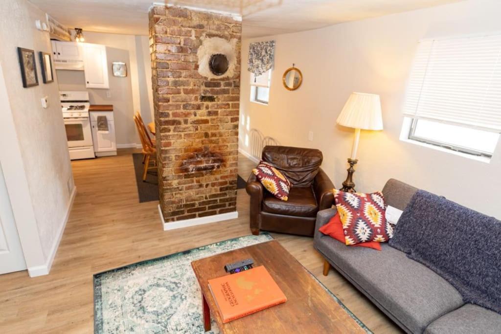 Cozy & Comfy Cottage In The City - W Parking ピッツバーグ エクステリア 写真
