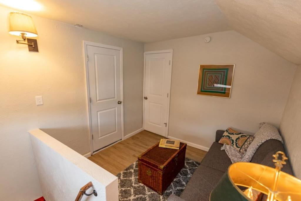 Cozy & Comfy Cottage In The City - W Parking ピッツバーグ エクステリア 写真