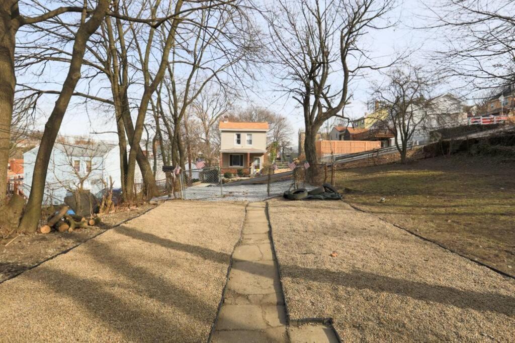 Cozy & Comfy Cottage In The City - W Parking ピッツバーグ エクステリア 写真